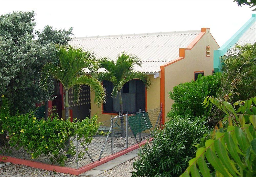 Happy Holiday Homes Kralendijk Exterior foto