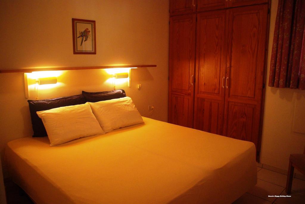 Happy Holiday Homes Kralendijk Habitación foto